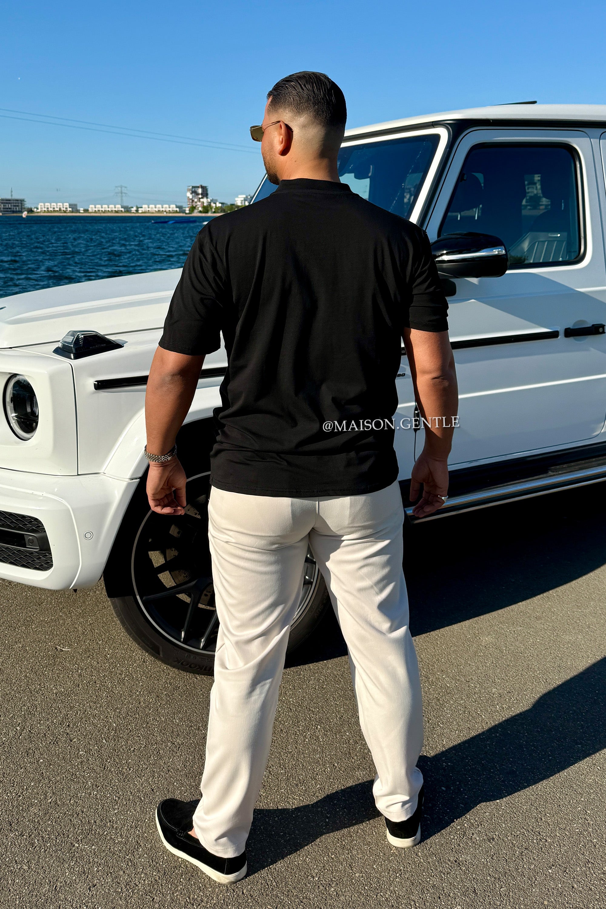 BLACK - LUXE PERFECT SHAPING TEE