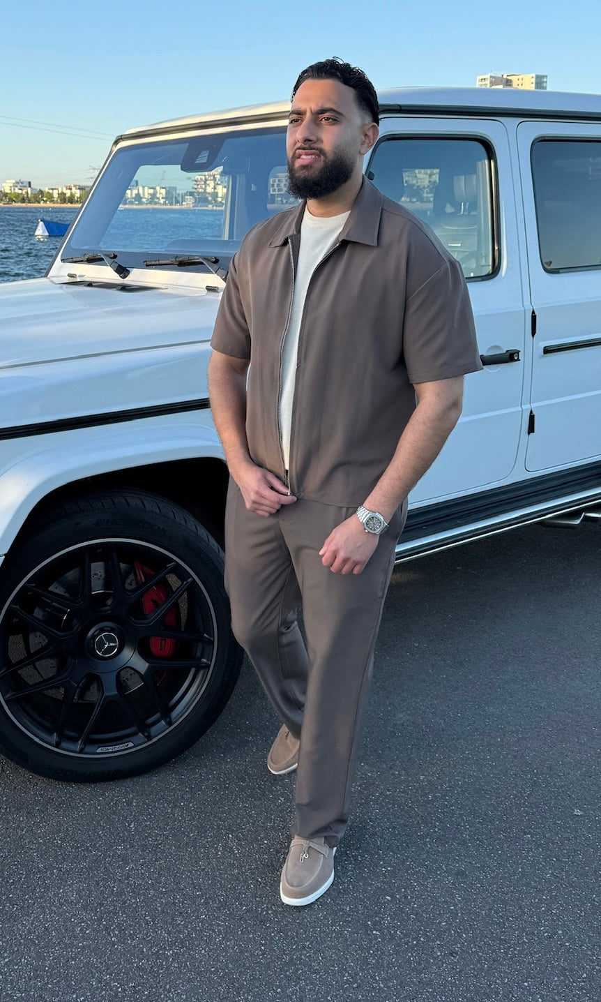 TAUPE - 'CAPRI TECH SET LONG' - OVERSIZED LONG SLEEVE SHIRT + PANTALON TECH SET