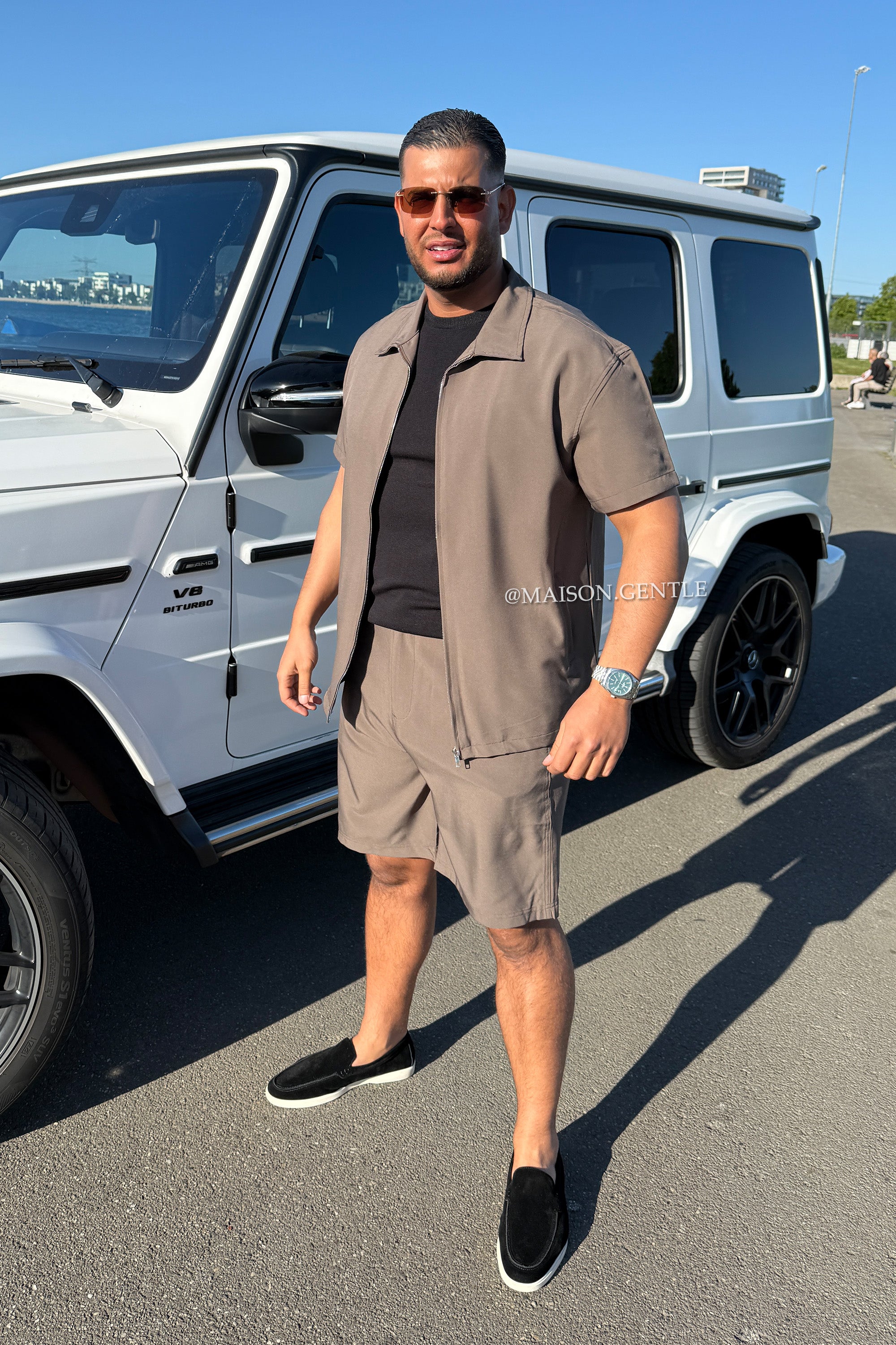 TAUPE - 'CAPRI TECH SET' - OVERSIZED SHORT SLEEVE SHIRT + SHORTS TECH SET