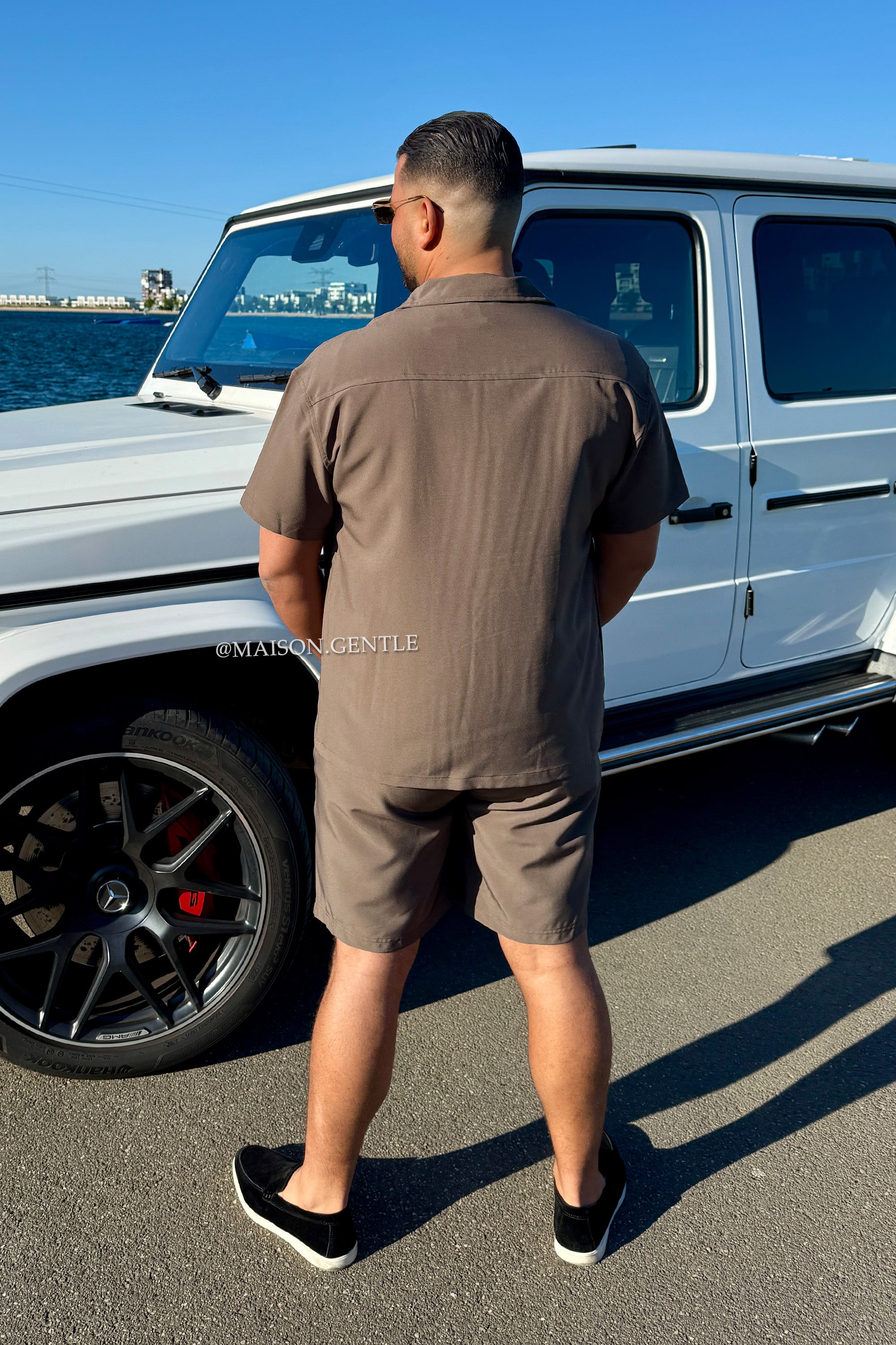 TAUPE - 'CAPRI TECH SET' - OVERSIZED SHORT SLEEVE SHIRT + SHORTS TECH SET