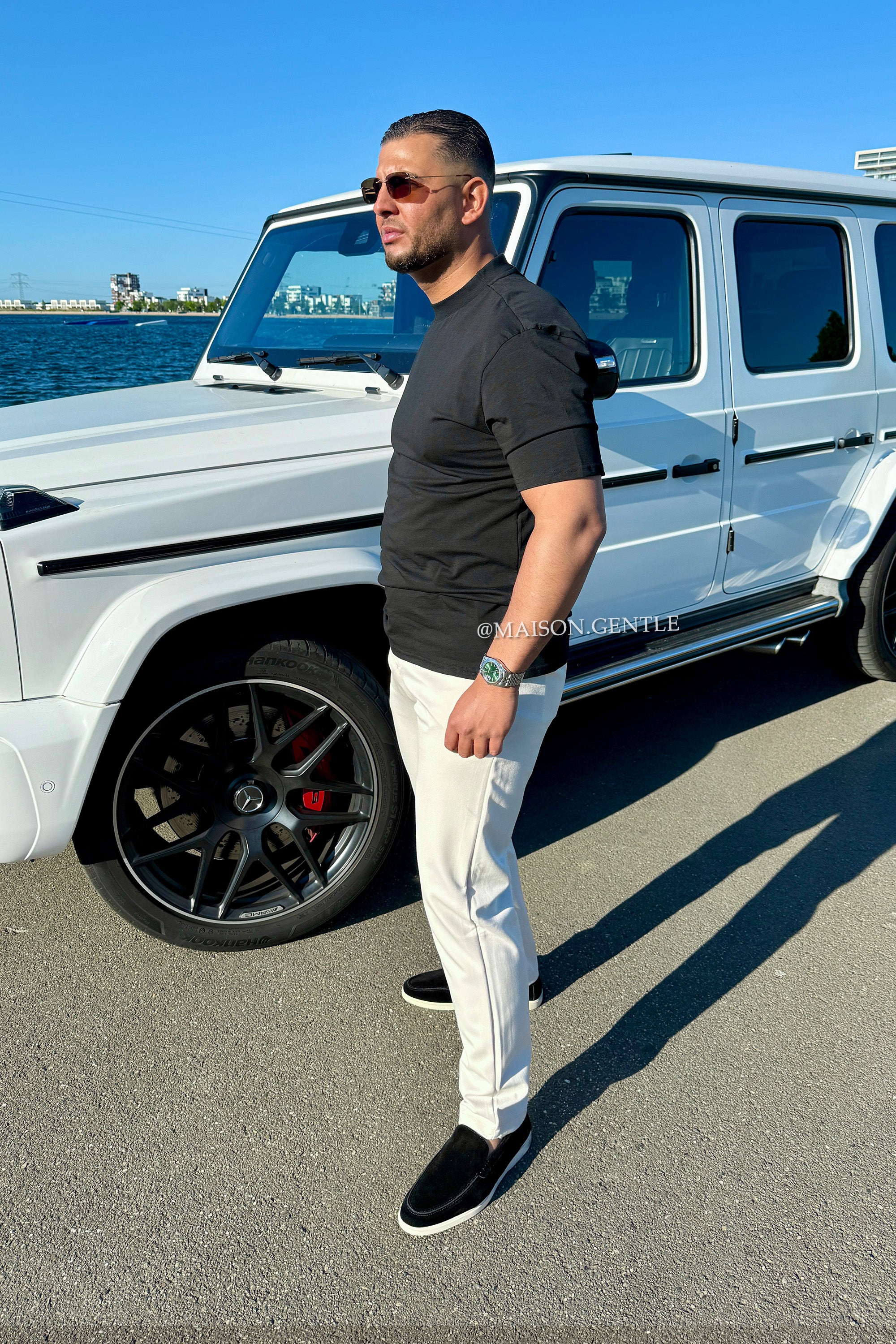 BLACK - LUXE PERFECT SHAPING TEE