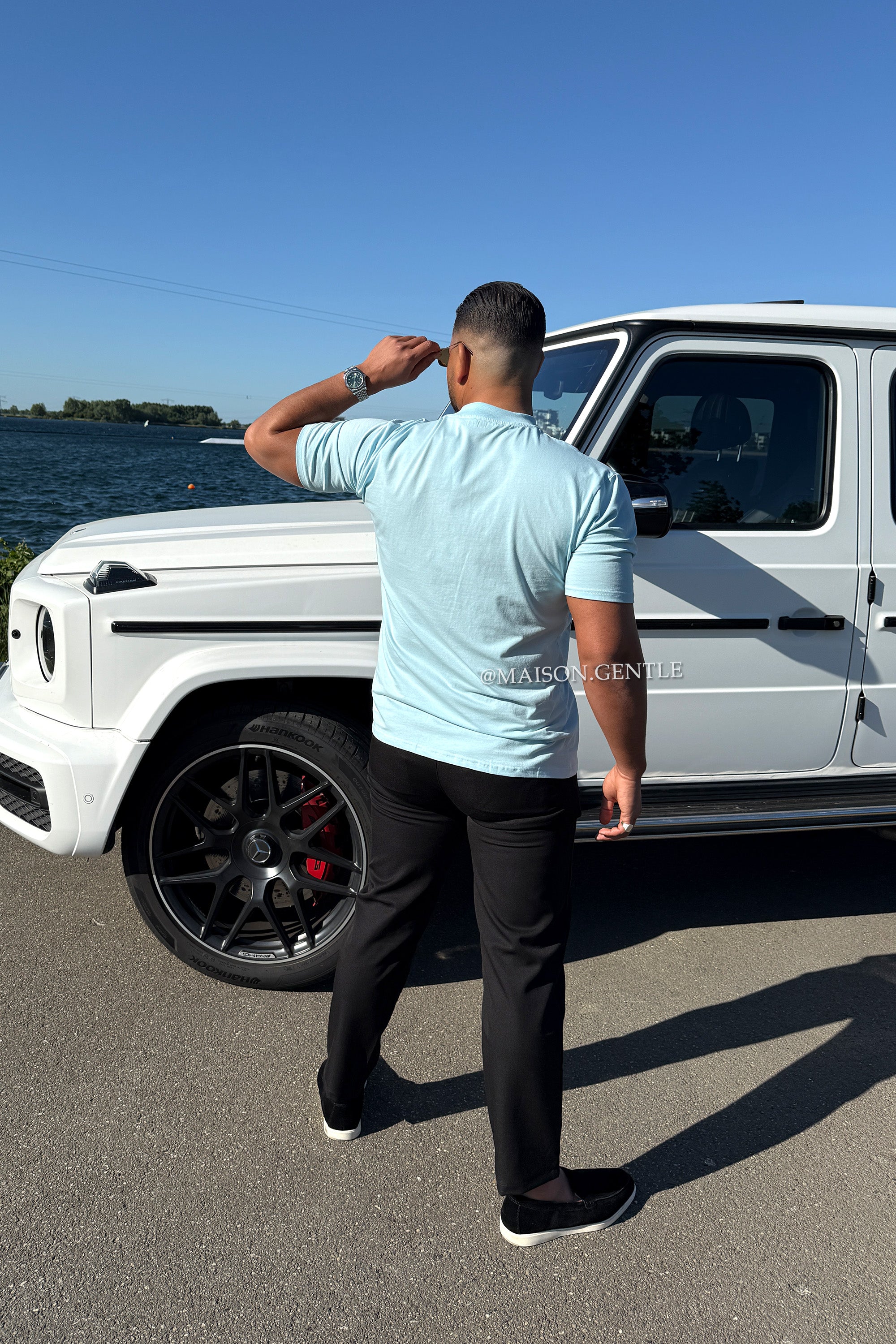 SKY BLUE - LUXE PERFECT SHAPING TEE