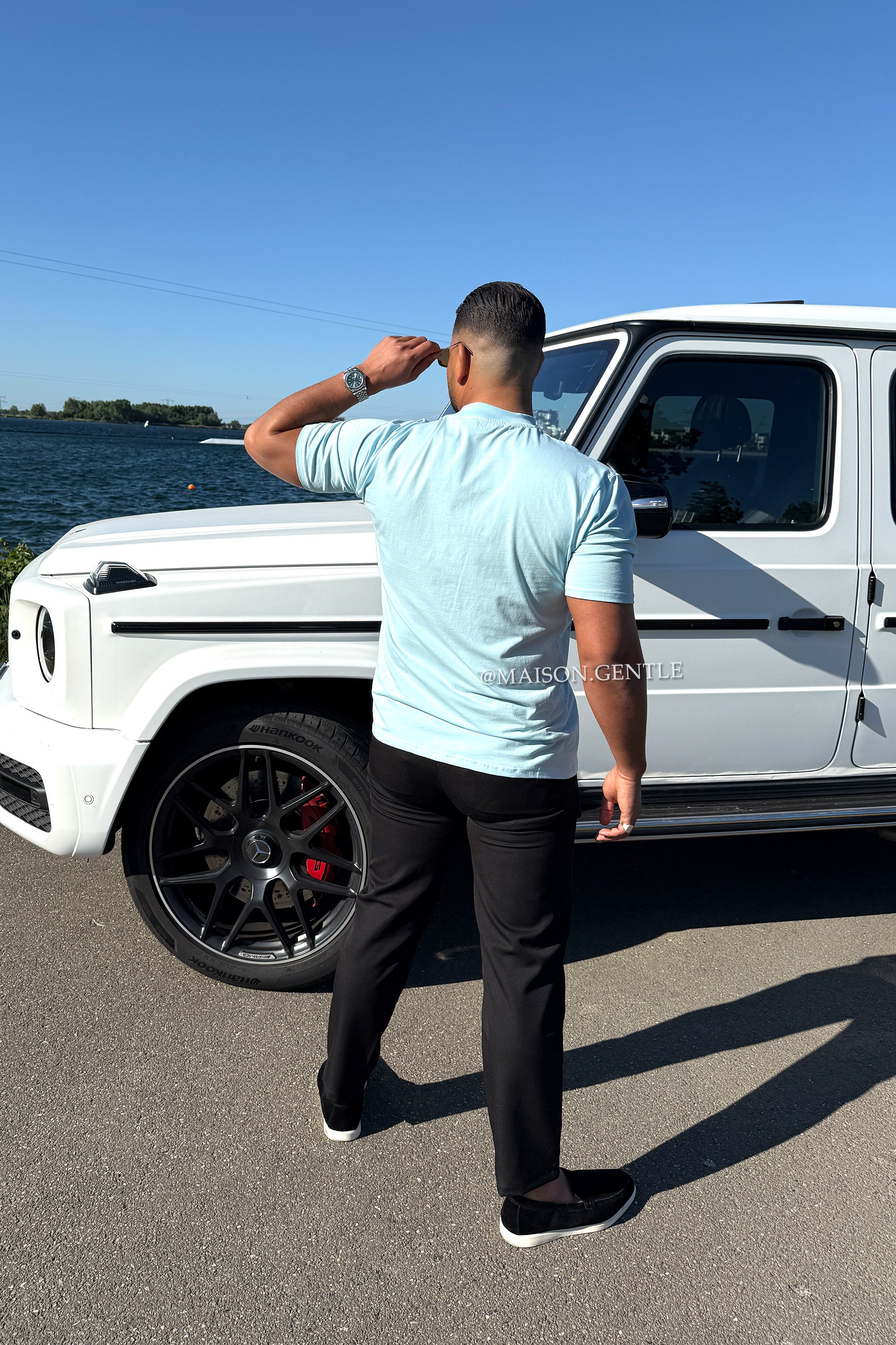 SKY BLUE - LUXE PERFECT SHAPING TEE